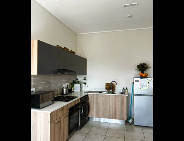 1 BEDROOM APARTMENT TO LET IN ADMIRALS PARK